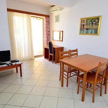 Meridiana-6 By Interhome