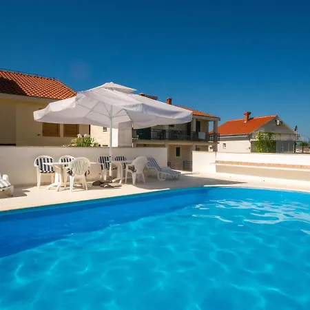 Meridiana-6 By Interhome Apartmán *